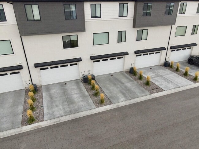 Building Photo - 442 S 900 W