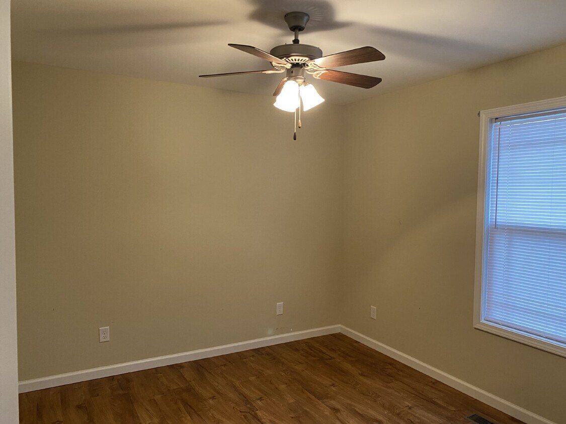 Foto del edificio - "Updated  2-Bed, 2-Bath Oasis on E High St, Cookeville – 900 Sq Ft of leisure!"