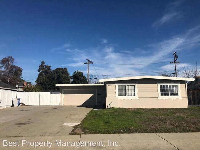 Building Photo - 3 br, 1 bath House - 40146 Leslie St