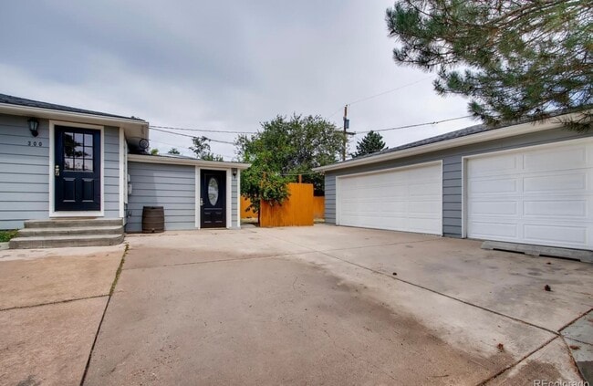 Photo - 300 Stuart Street House