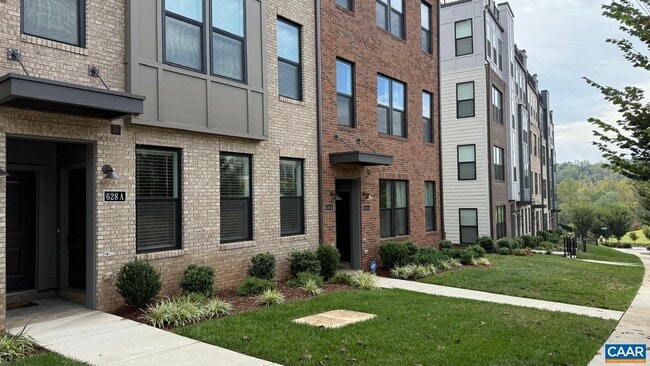 Building Photo - 628 Noush Ct