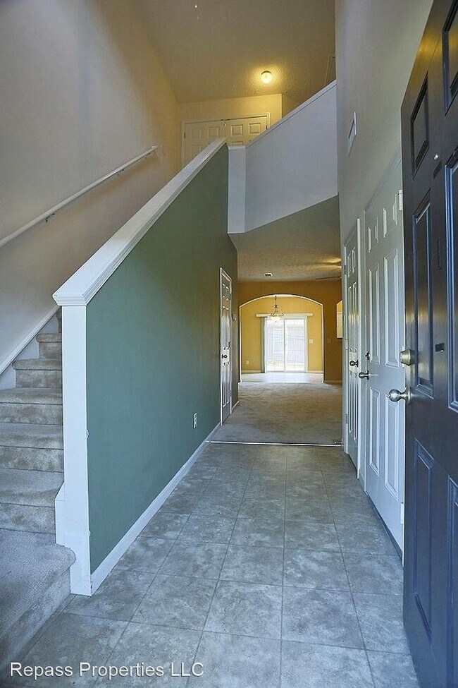 Building Photo - 3 br, 2.5 bath House - 8232 Rossi Road
