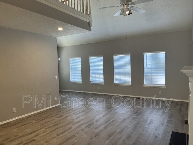 Building Photo - 1800 N 12th St