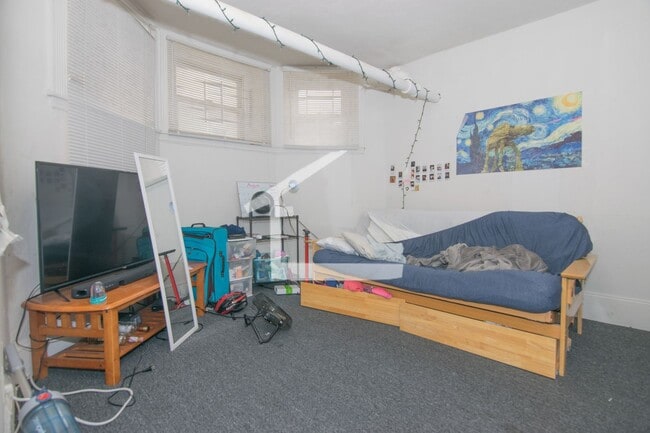 Building Photo - Modern spacious 2 bed apartment in heart of Allston on bus line