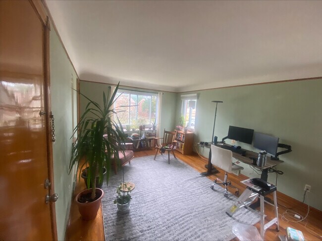 Foto del edificio - 3614 Warren Rd