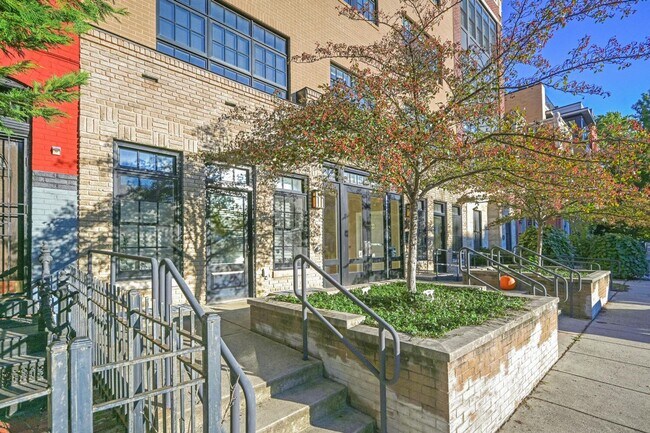 Building Photo - Logan Circle 4-Level Condo w/ Private Roof...