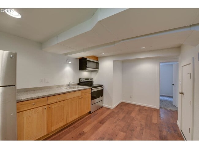 Building Photo - JH1152