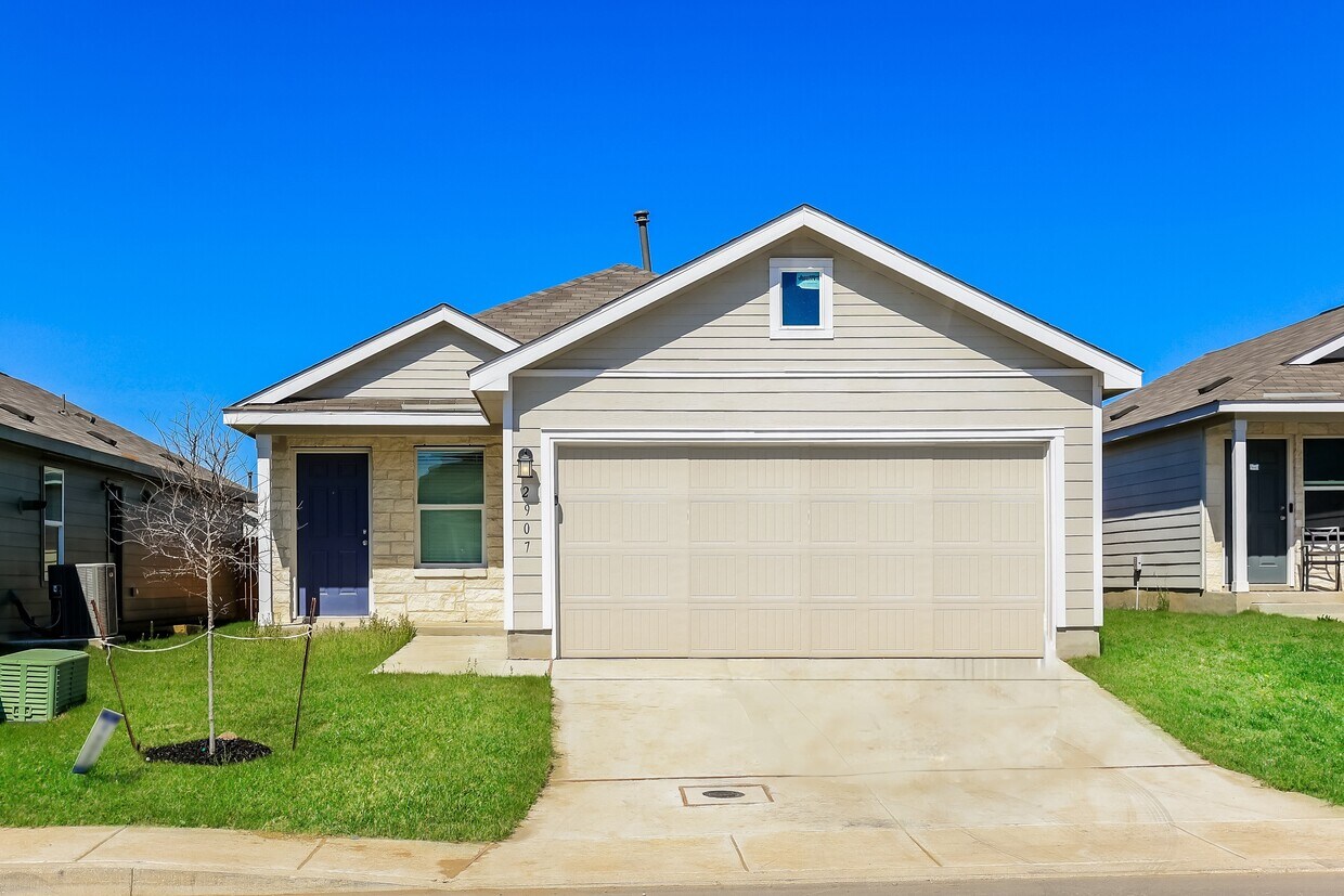 Primary Photo - 2907 Millikan Dr, Converse, TX