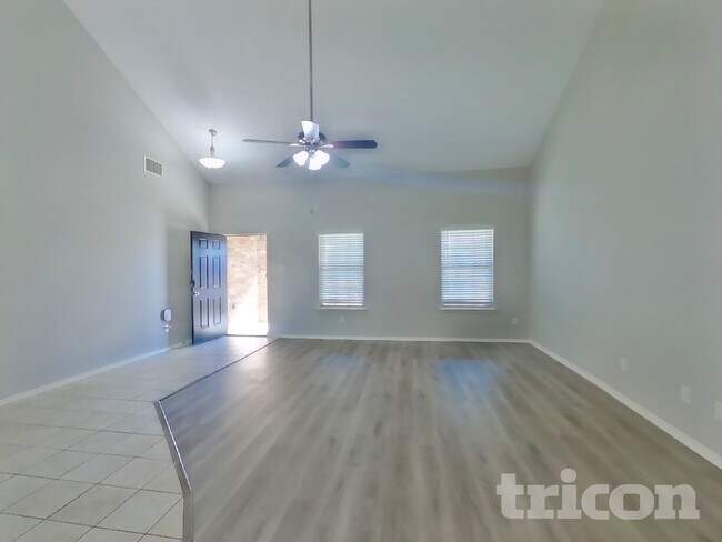 Building Photo - 2905 Englenook Dr