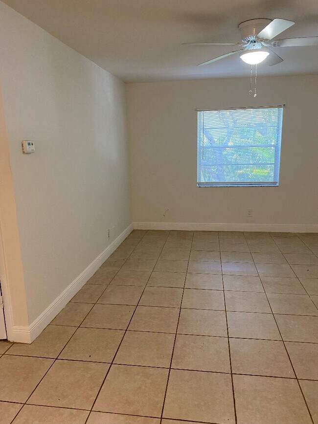 Foto del edificio - 9 SW 10th St