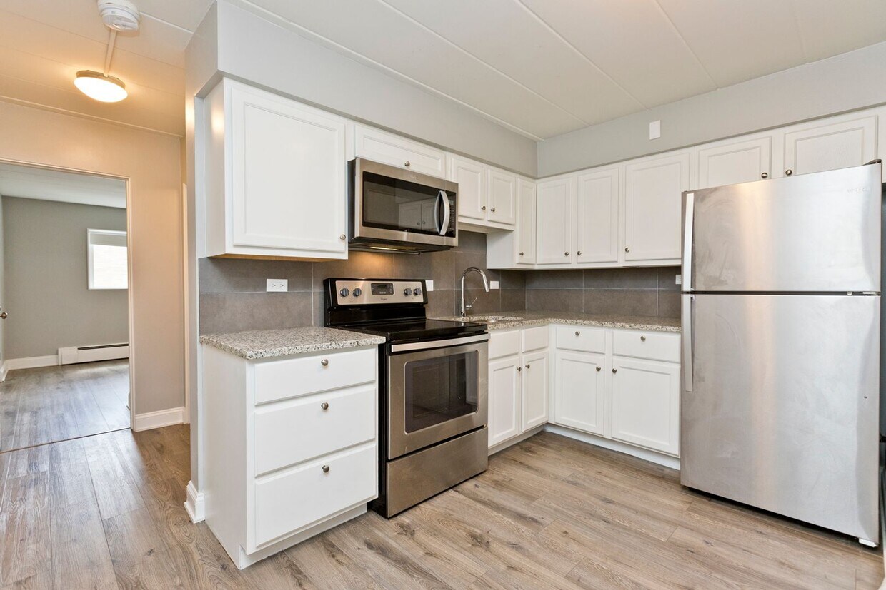 Foto principal - Recently Renovated 2 Bedroom Garden Apartm...
