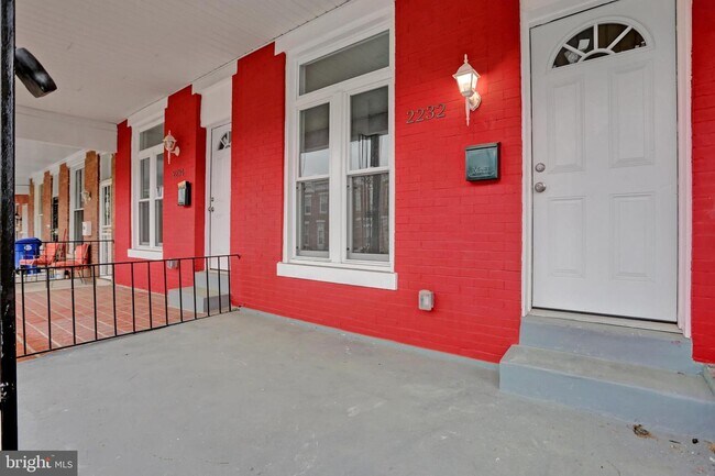 Building Photo - 2232 W Fayette St