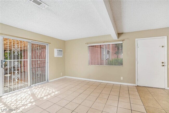 Building Photo - 2234 E Desert Inn Rd