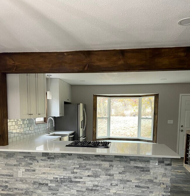 Foto del edificio - 590 Columbine Rd