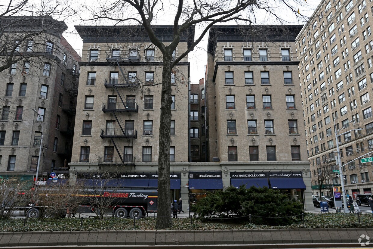 Building Photo - 2671-2675 Broadway
