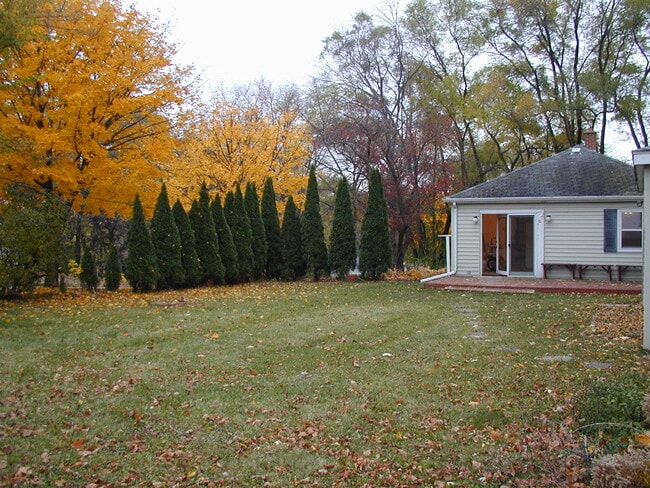 Building Photo - 4142 School Rd