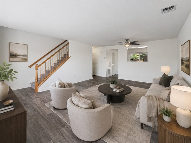 Building Photo - Mews at Annandale Townhomes