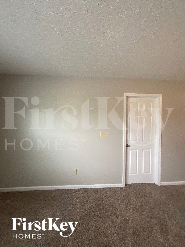 Foto del edificio - 2377 Willowview Dr