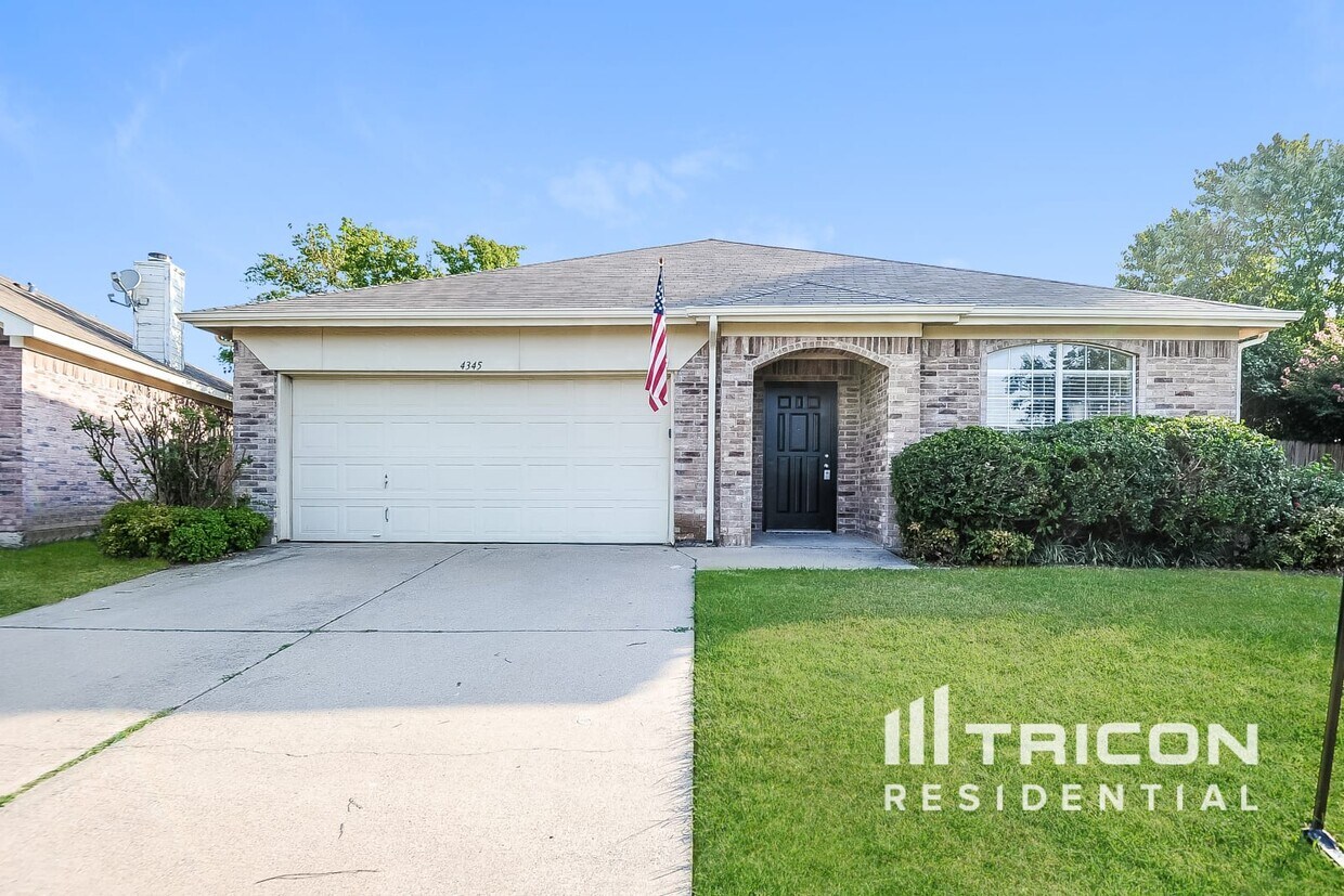 Foto principal - 4345 Park Creek Cir N