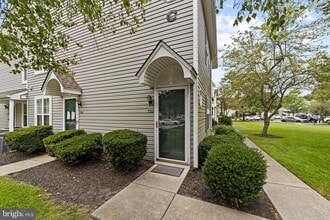 Building Photo - 722 Sedgewick Ct