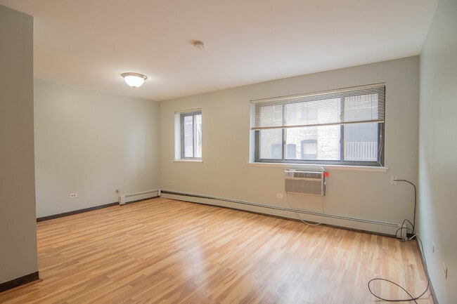 Building Photo - 607 W Wrightwood Ave