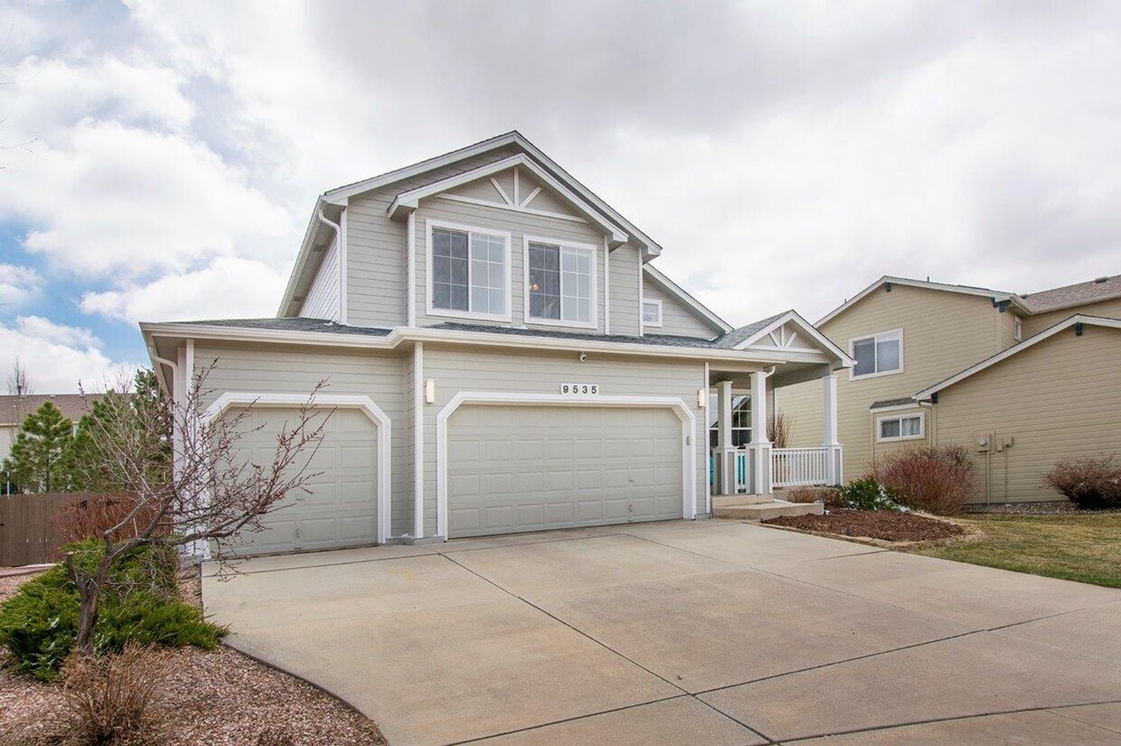 Foto principal - Elegant 4-Bedroom Rental in Pine Creek Sub...