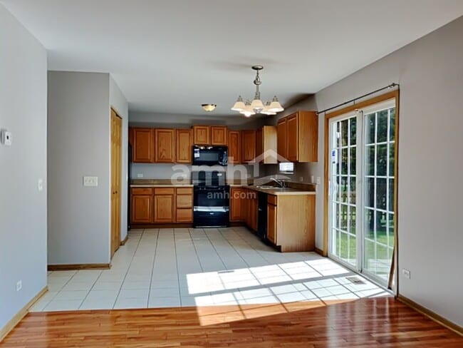 Building Photo - 2917 W Country Club Ave