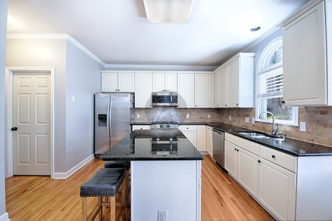 Building Photo - 3786 Upland Dr