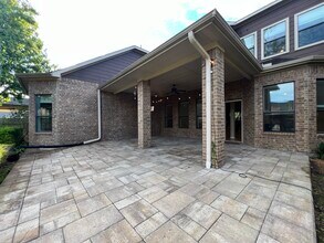 Building Photo - 7007 Fall Creek Ln