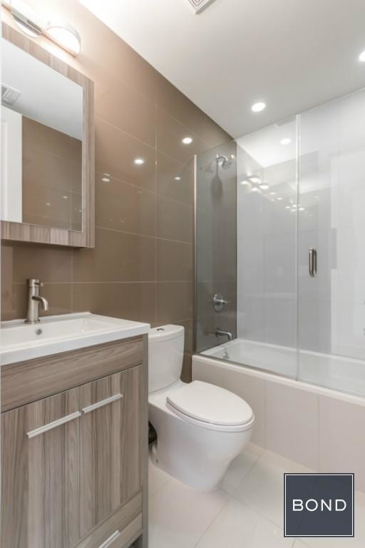 Building Photo - 347 Monroe St