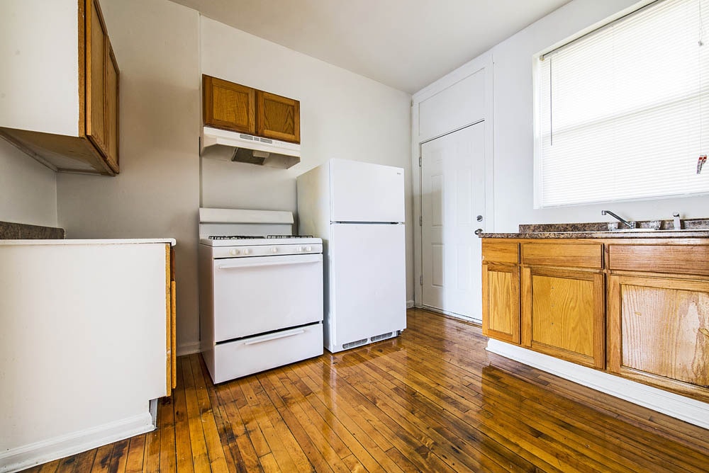 Primary Photo - 3650 W 18th St