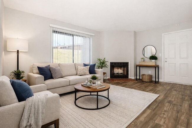 Building Photo - Hillhurst Apartments