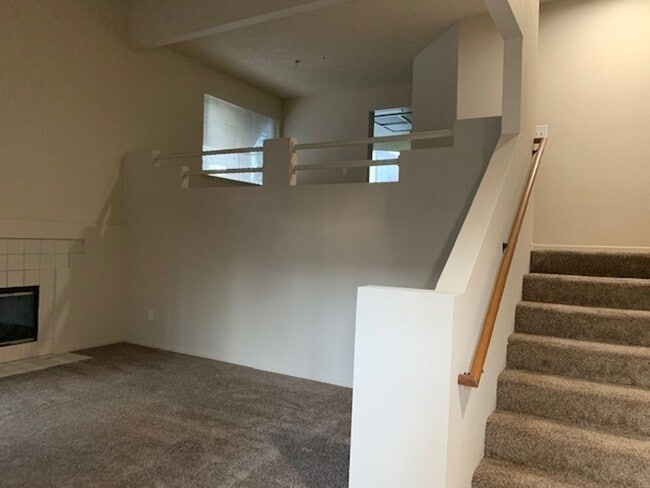 Building Photo - Multilevel townhome at City Homes East