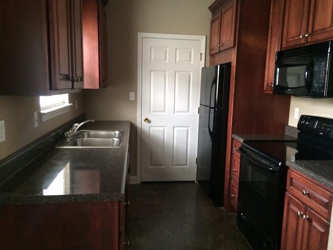 Building Photo - 926 W Craighead Forest Rd