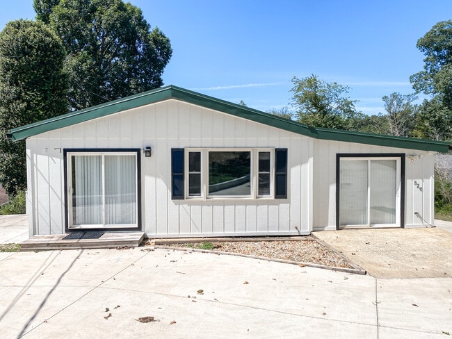 Building Photo - 520 Timberlake Dr
