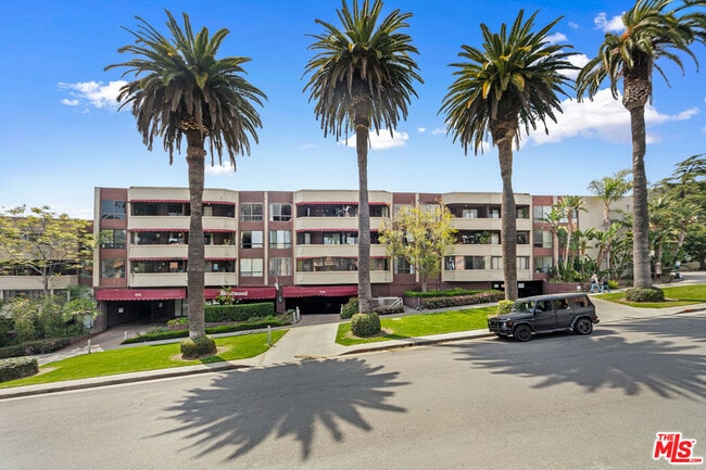 Foto del edificio - 1745 Camino Palmero St