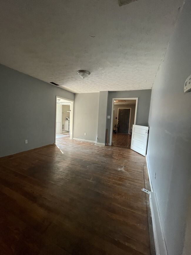 Building Photo - 601 Fairview Ave