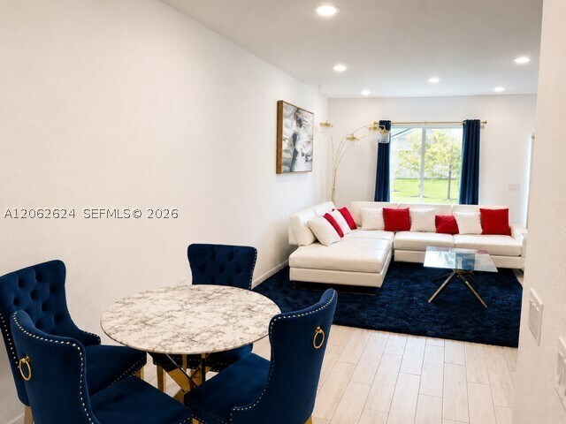 Building Photo - 894 Trailside 894