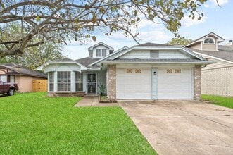 Building Photo - 16019 Mission Village Dr