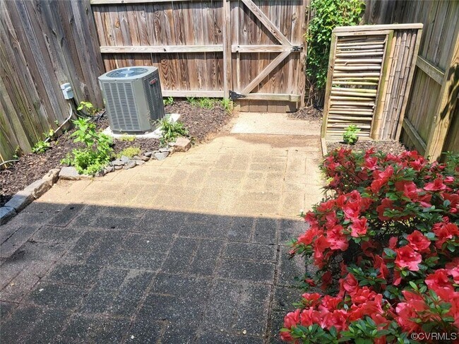 Building Photo - 409 N Hamilton St