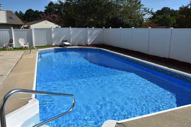 Foto del edificio - 501 Thornloe Ln