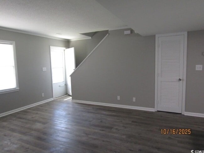 Building Photo - 1703 Fawn Vista Dr N