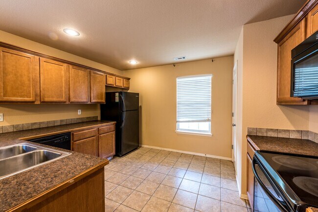 Building Photo - 4334 Pecan St, Fayetteville, AR 72704