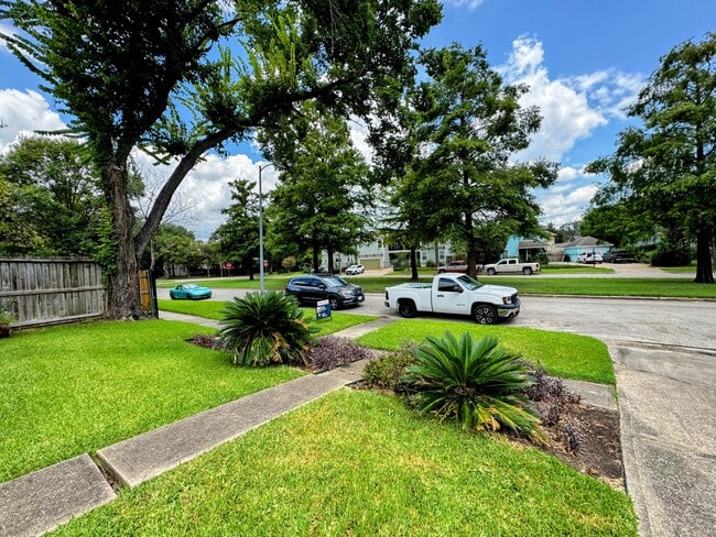 Building Photo - 4708 Park Dr