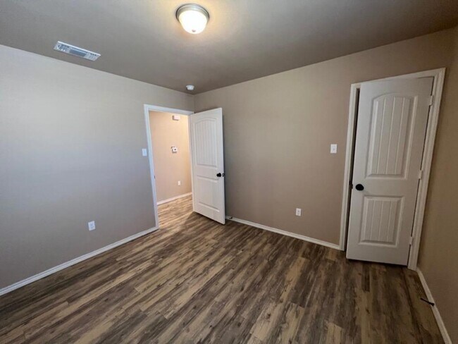 Building Photo - 2407 N Avenue N Unit