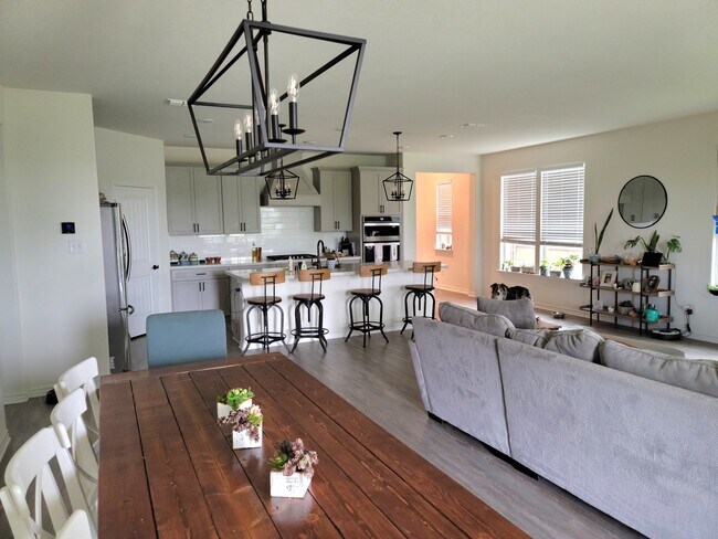 Foto del edificio - 9008 Bison Creek Dr