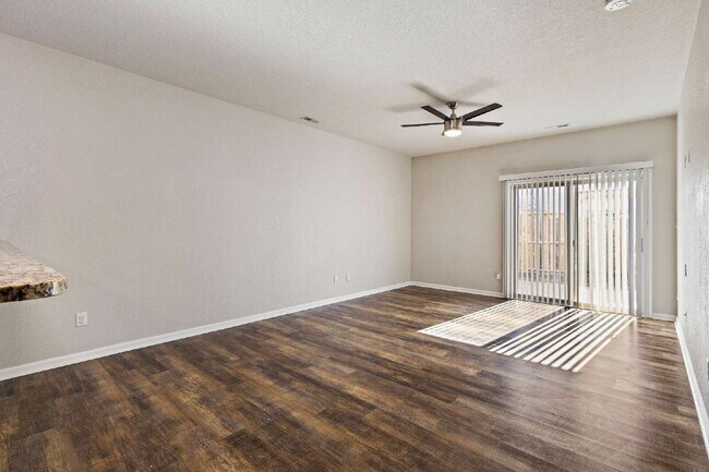 Foto del edificio - Fantastic like new townhouse in Suffolk