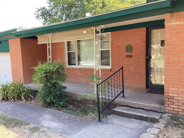 Building Photo - 513 Sandell Dr