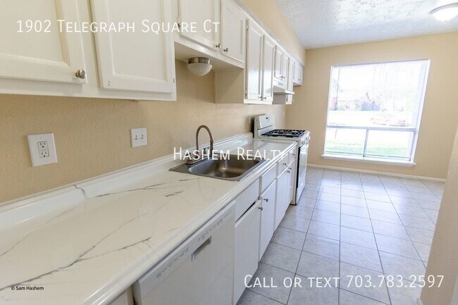 Foto del edificio - Enter your next chapter of living!