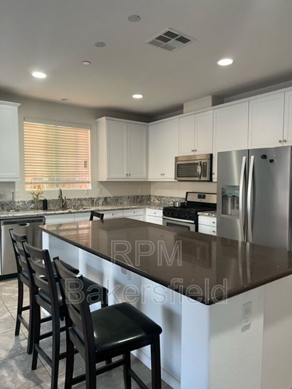 Building Photo - 5510 Gozum Dr
